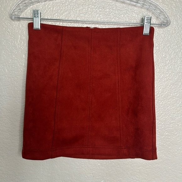 Skylar + Madison Faux Suede Rust Red Skirt Size S - Picture 2 of 5